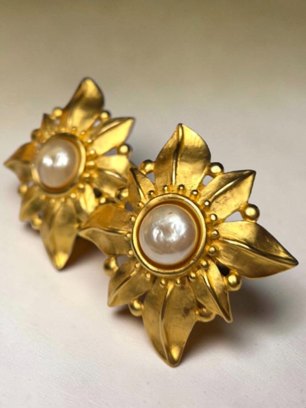 KARL LAGERFELD Vintage 1980's Matte Gold Baroque Pearl Clip-on Earrings - Picture 3 of 6